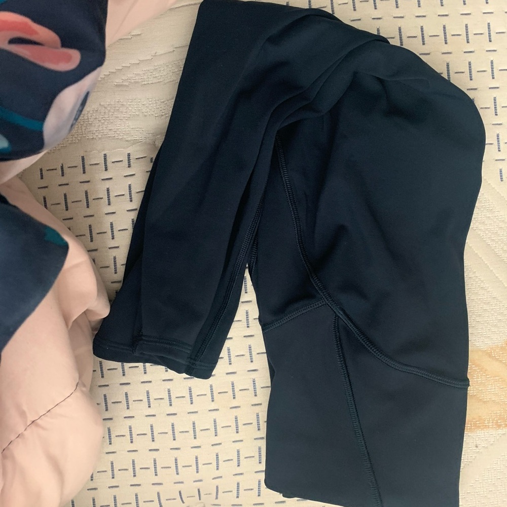 Lululemon navy crops size 2